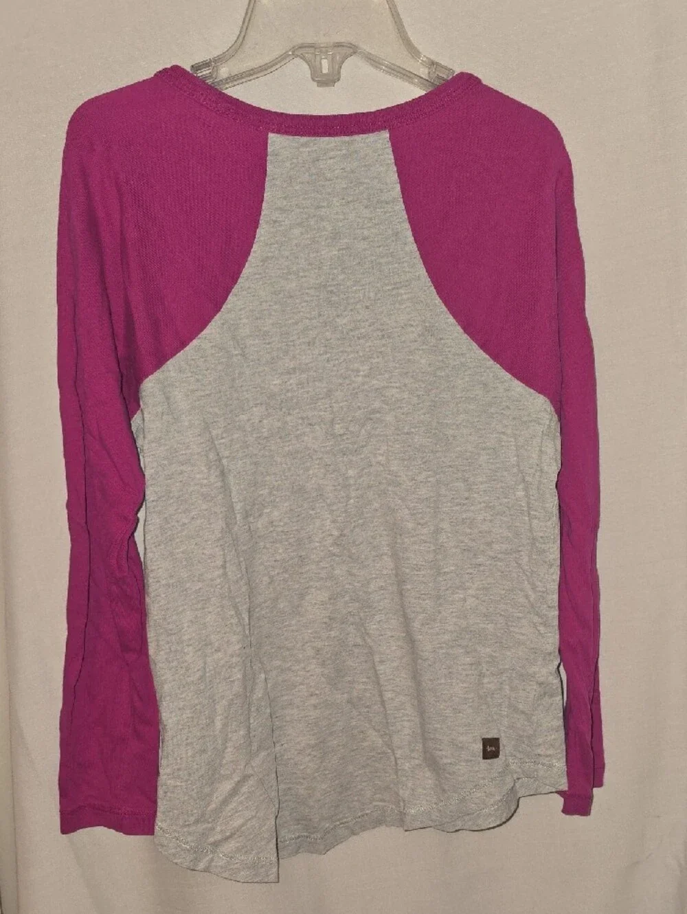 Tea Collection Girls' Gray Tee with Magenta Raglan Sleeves and Butterfly